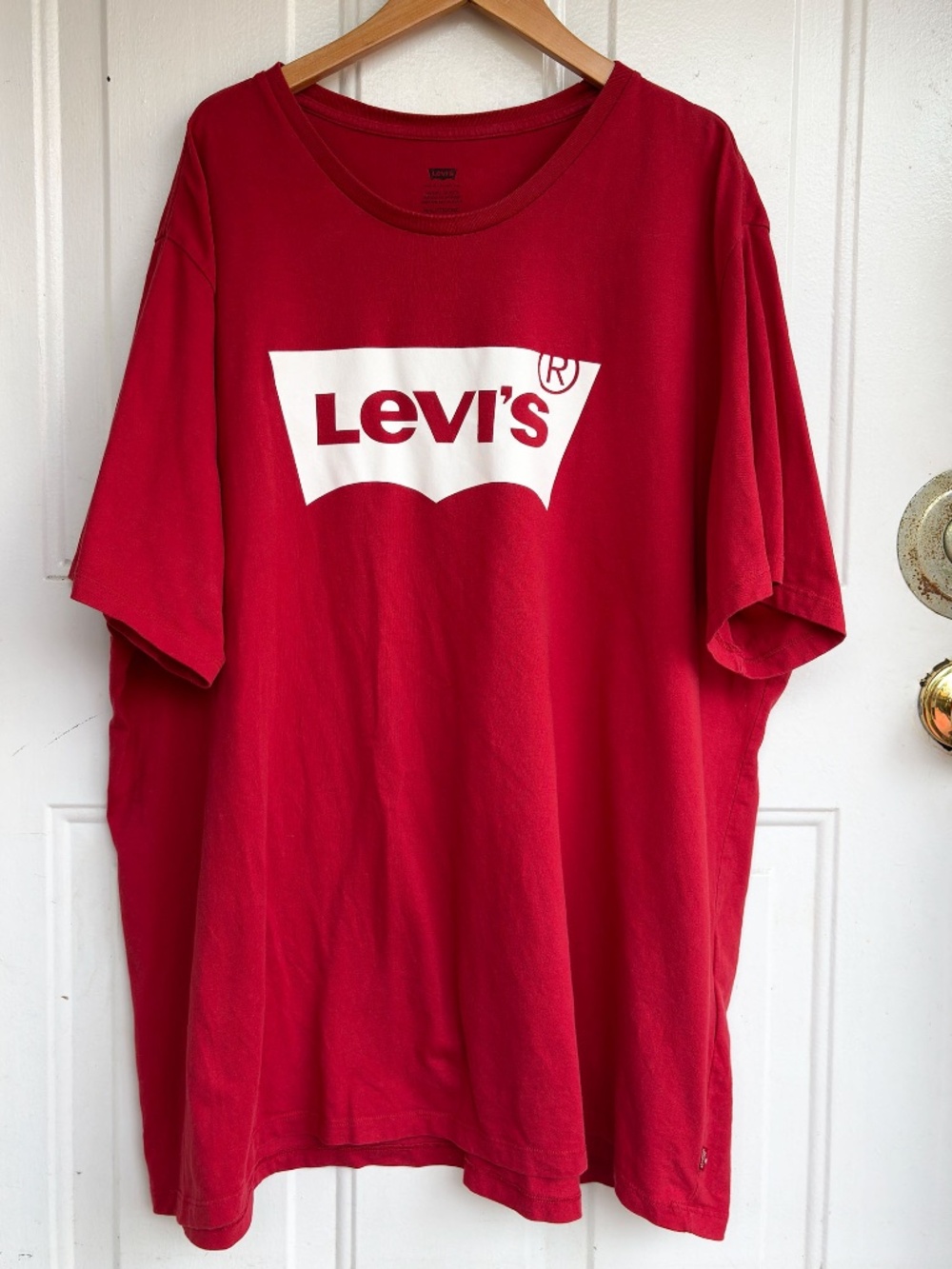 Levi's Men's XXL Red Batwing Logo Graphic T-Shirt – 100% Cotton